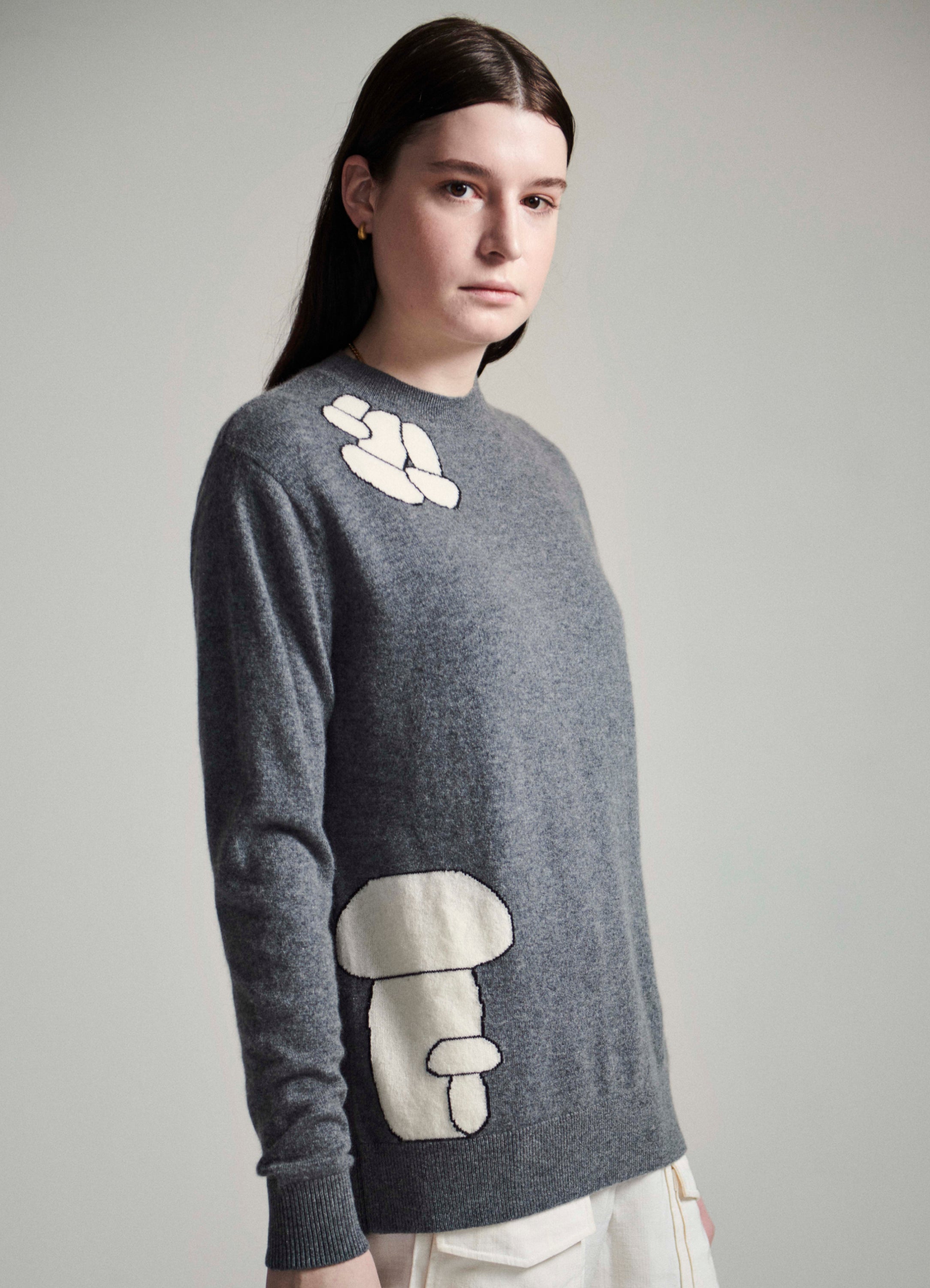 Model’s height 5' 11". Model wears a size Small.