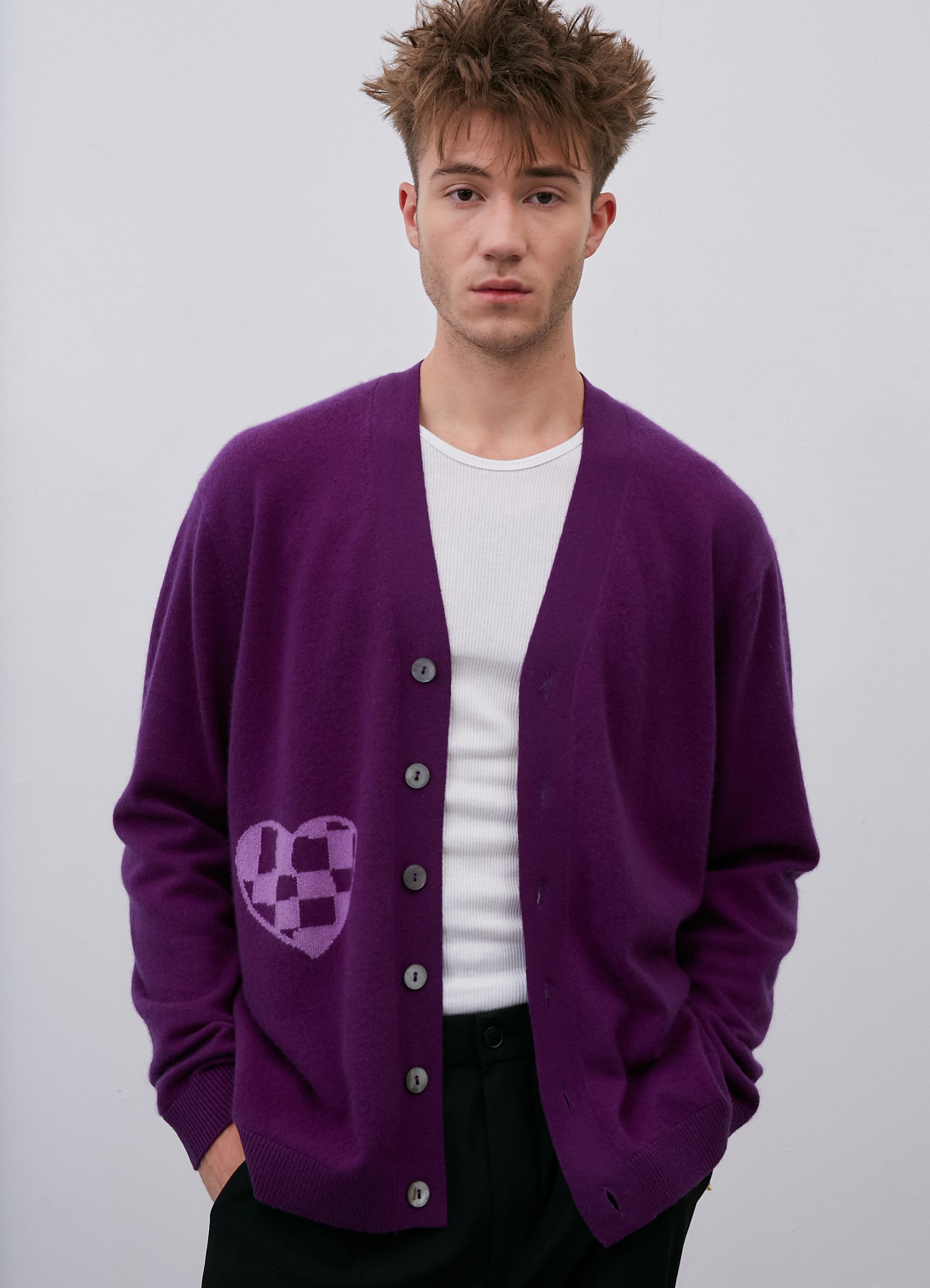 Model’s height 6’ 3”. Model wears a size Large