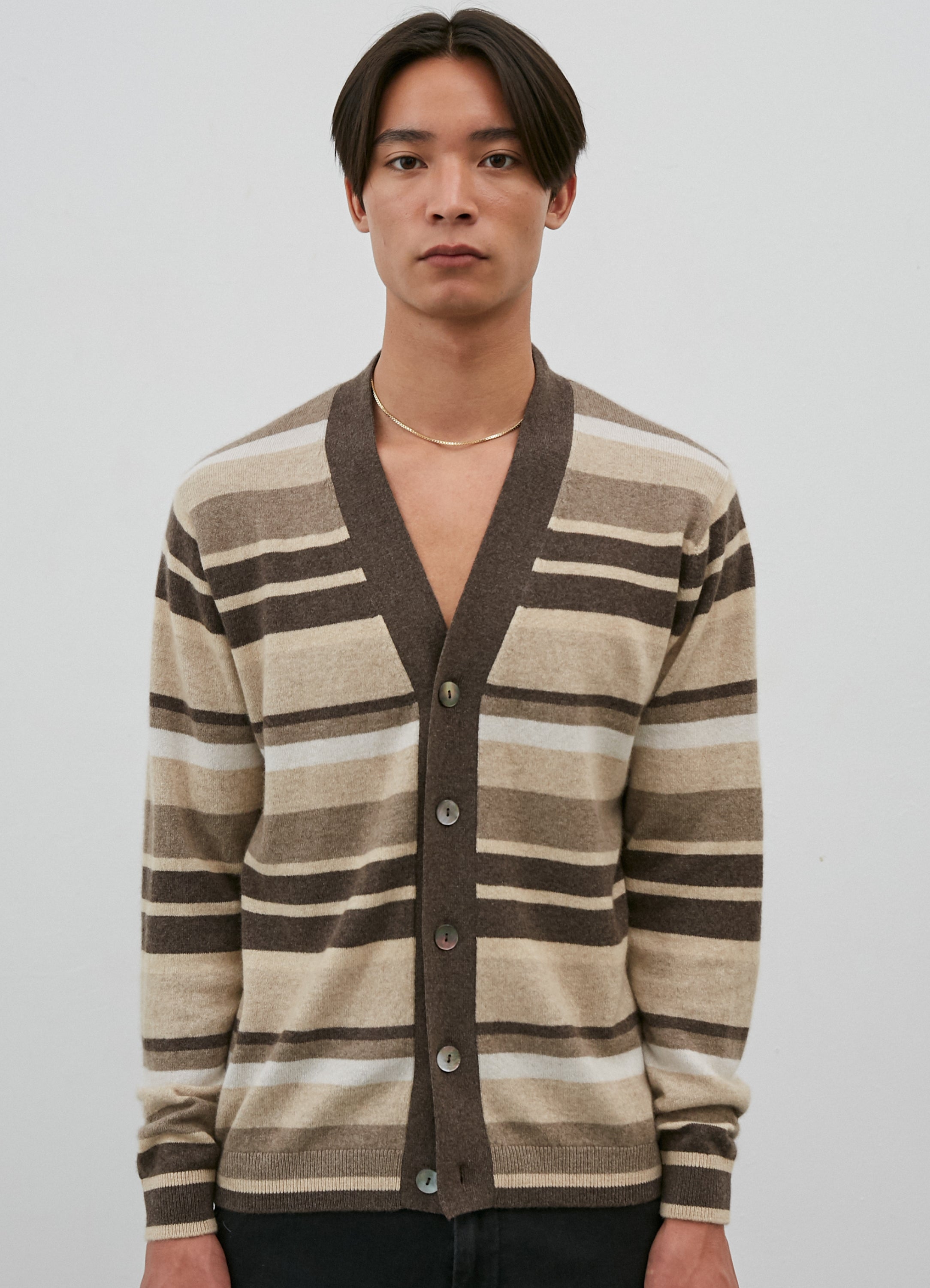 Model’s height 6’ 2”. Model wears a size Medium