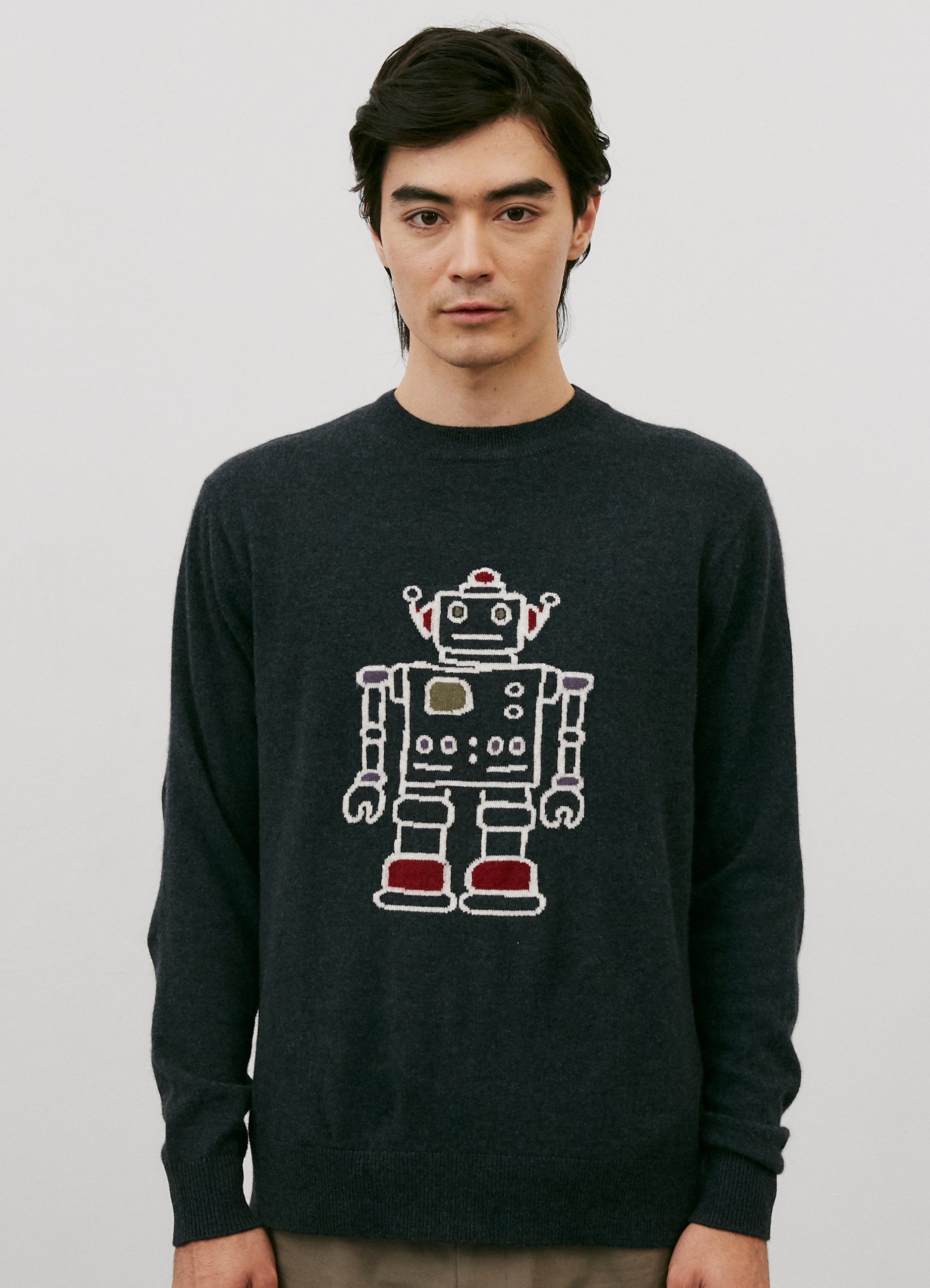 Model’s height 6’ 2”. Model wears a size Medium