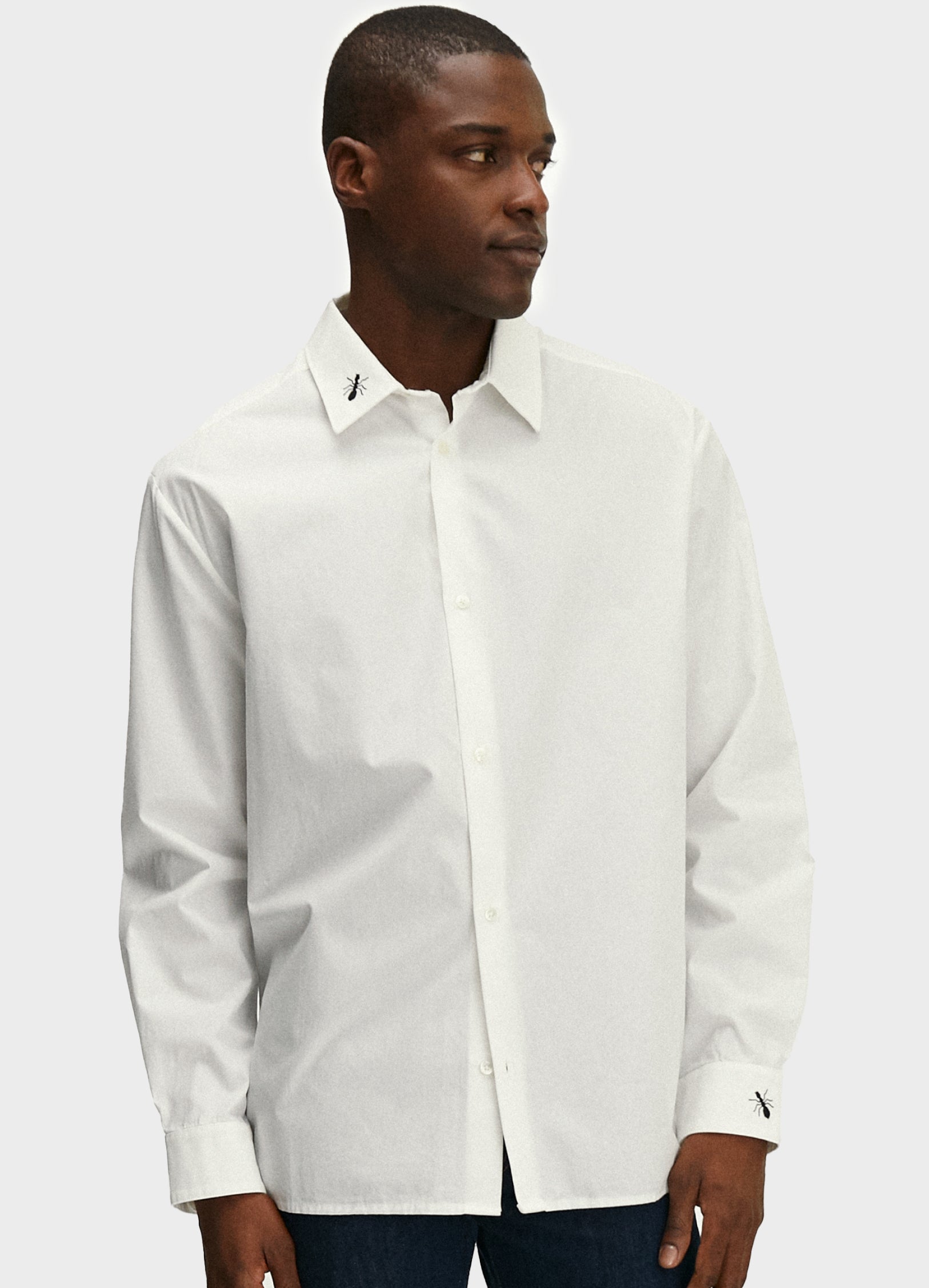 Model’s height 6´ 2.5”. Model wears a size Extra Large.