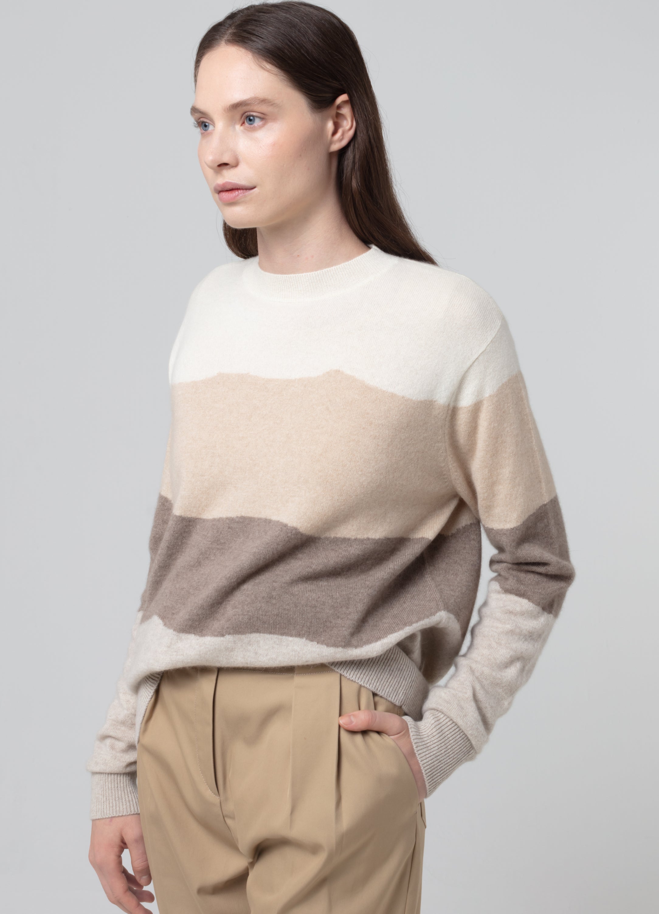 Model’s height 5' 11". Model wears a size Small.