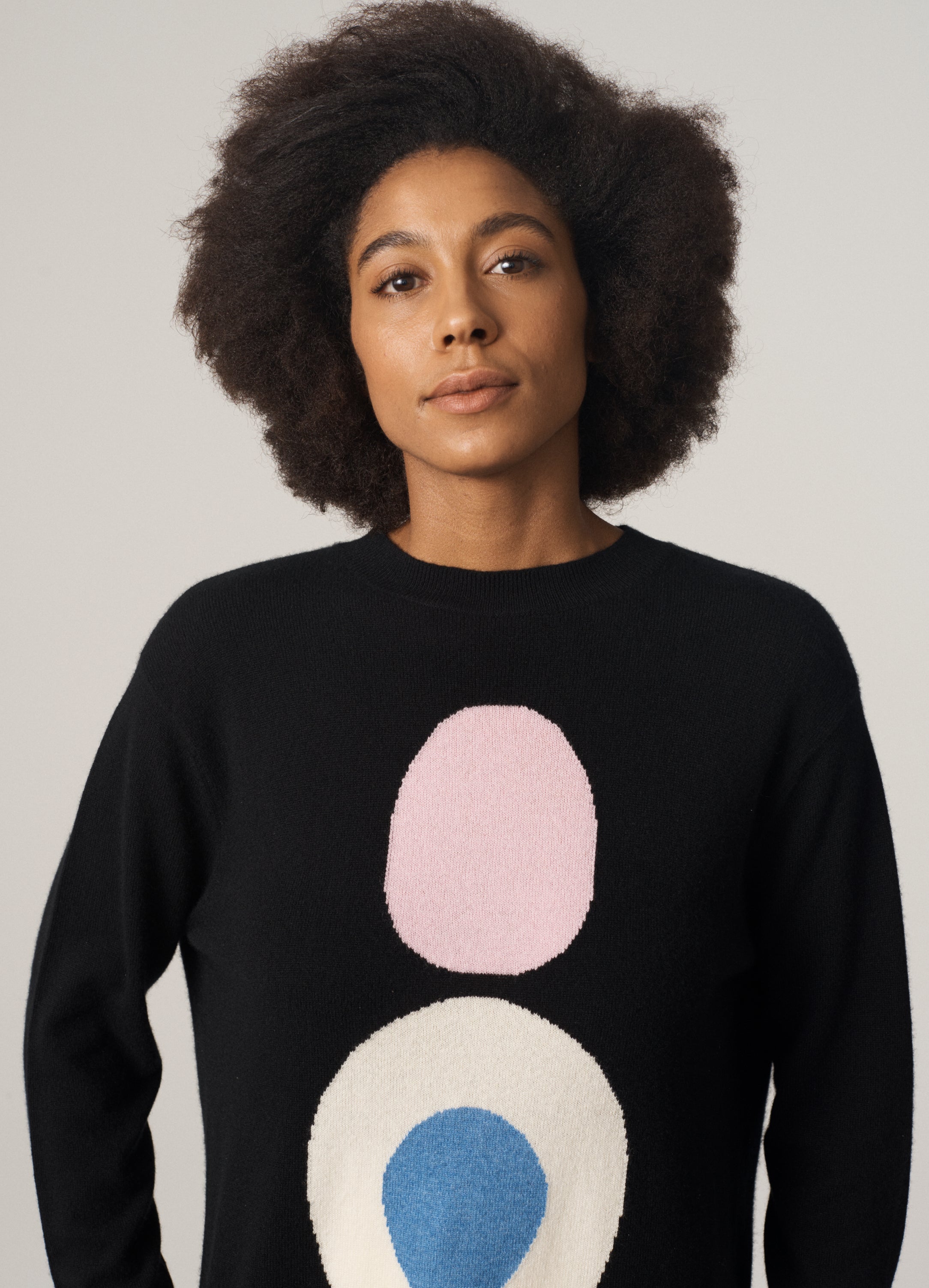 Model’s height 5' 11". Model wears a size Small.