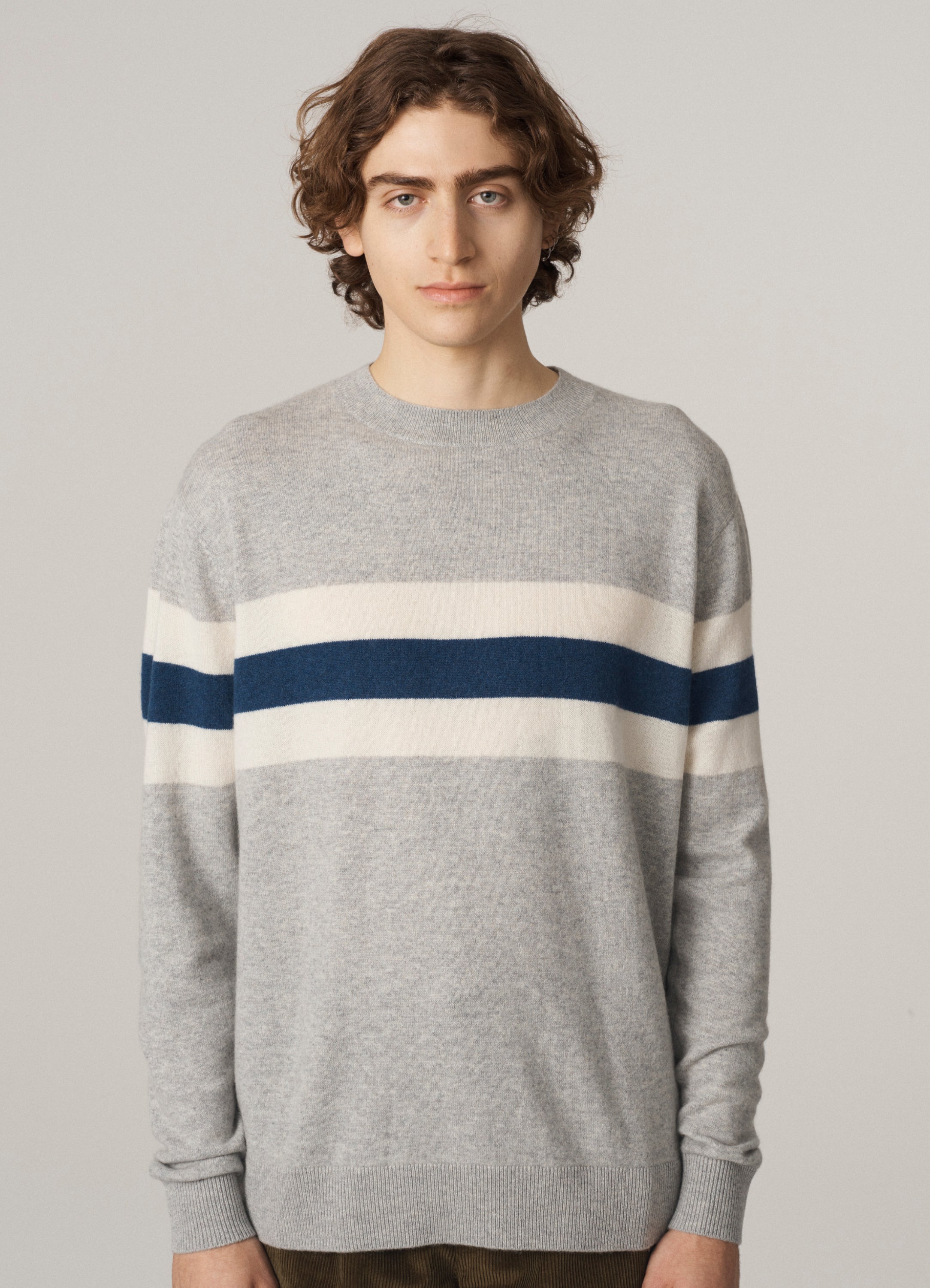 Model’s height 6' 3". Model wears a size Large.