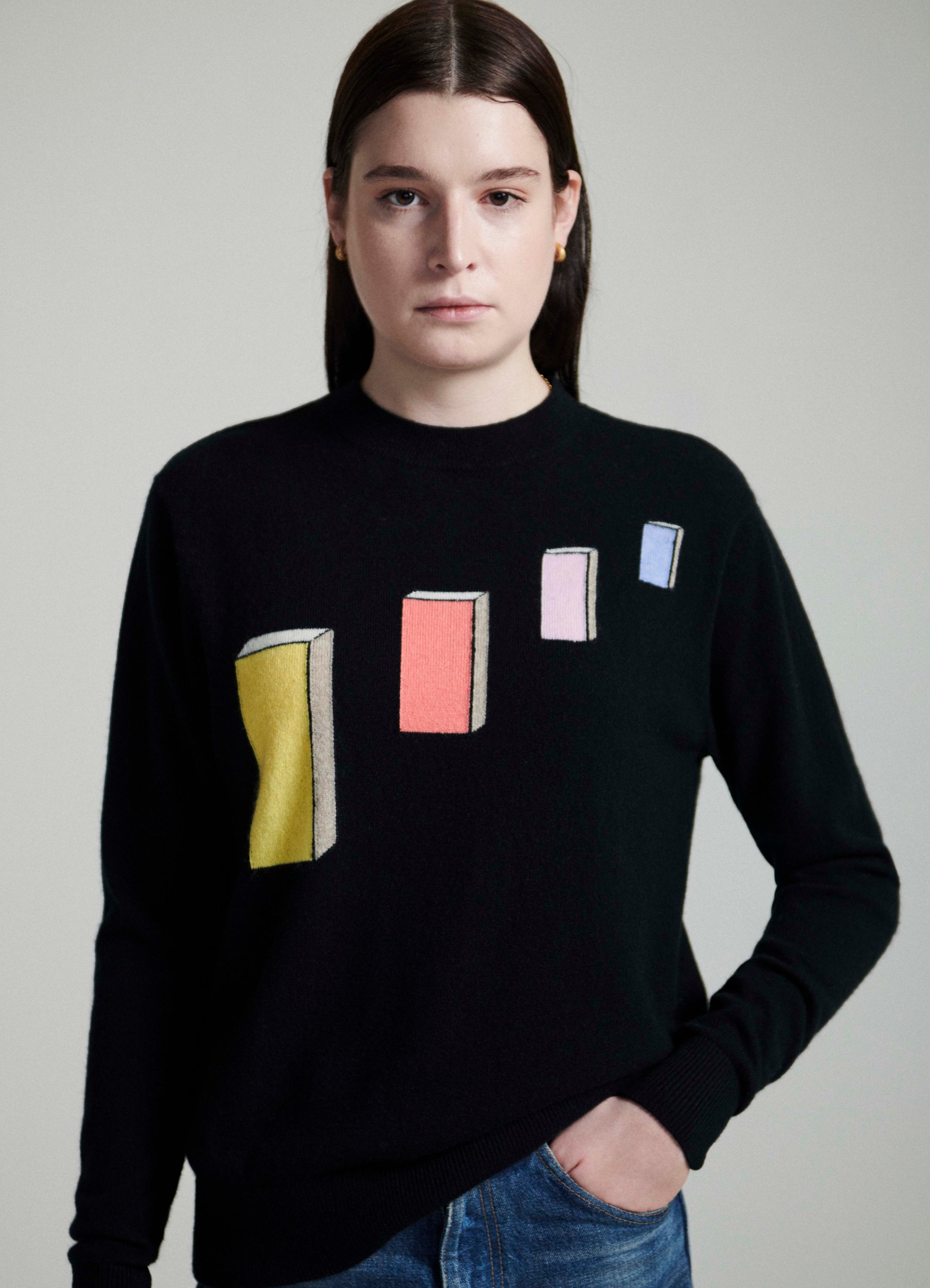 Model’s height 5' 11". Model wears a size Small.