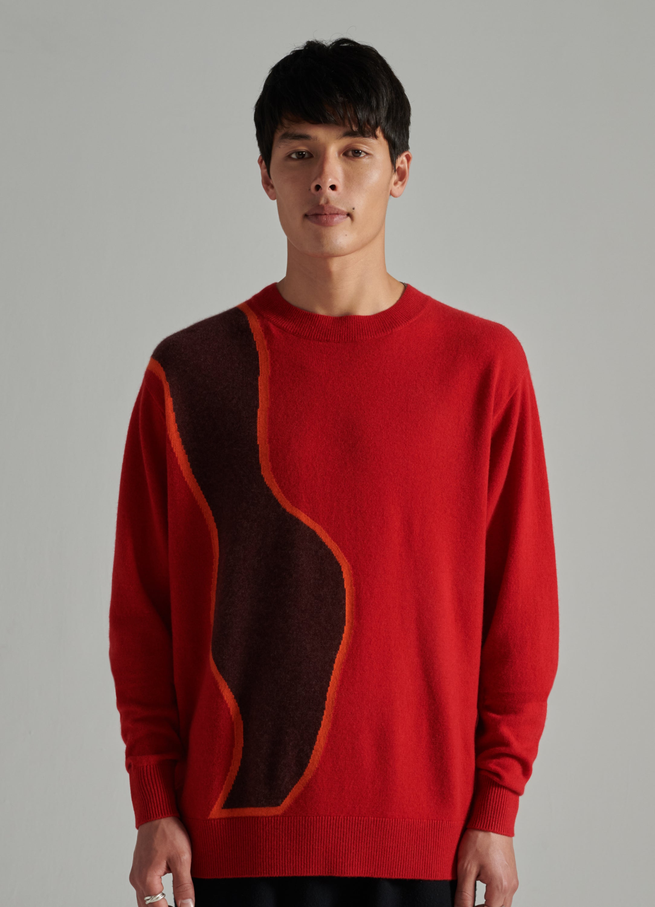 Model’s height 6' 3". Model wears a size Large.