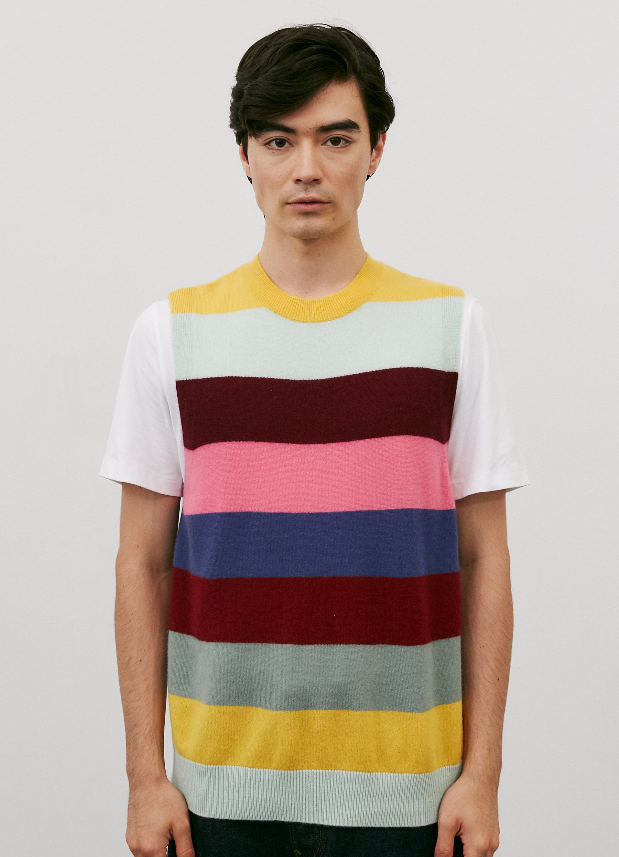 Model’s height 6’ 2”. Model wears a size Medium